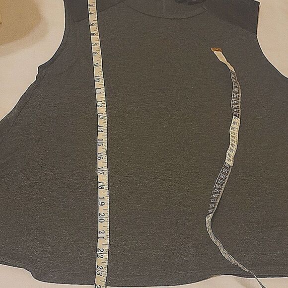 Alice + Olivia top size medium - Picture 5 of 8